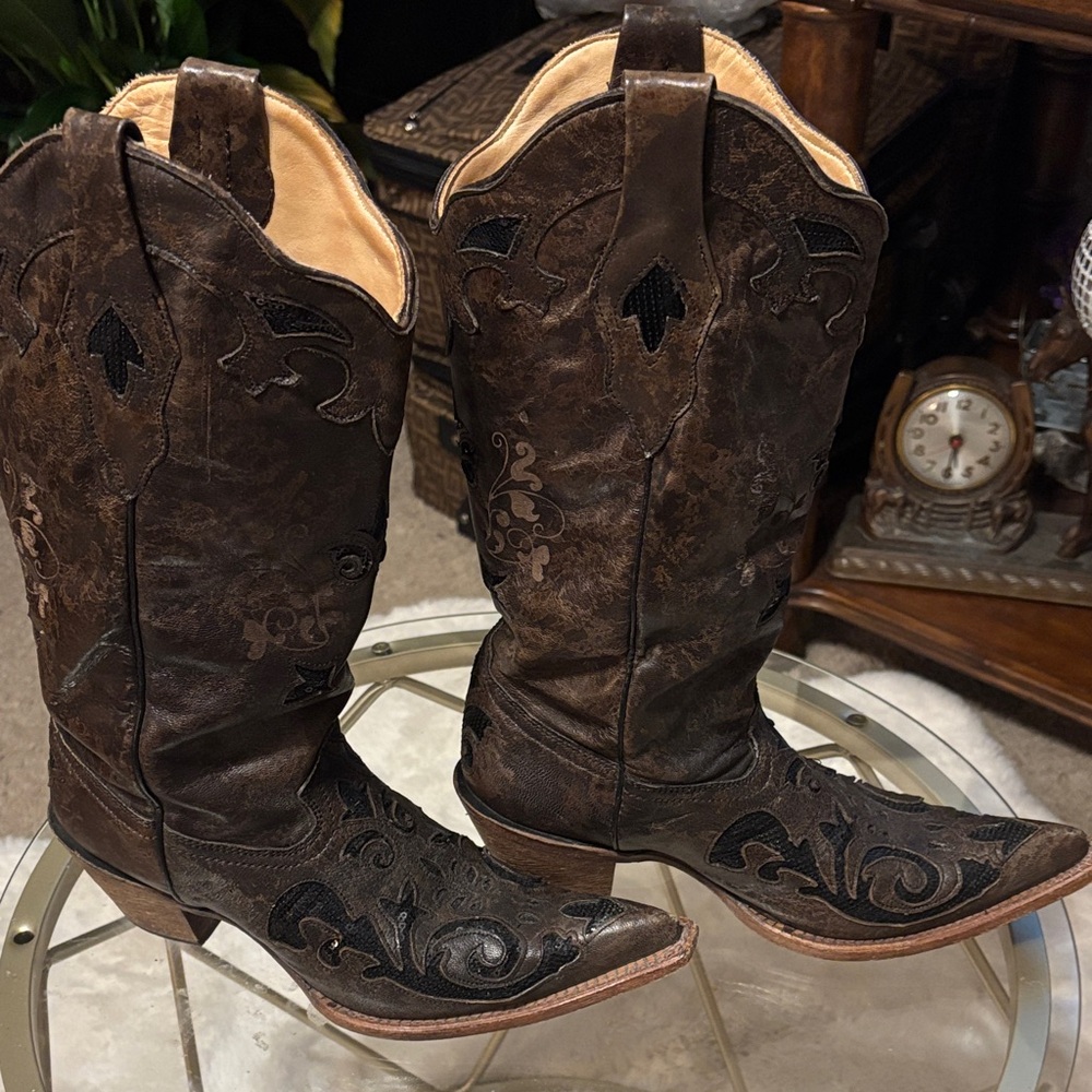 Embroidered Leather Heeled Boots - Picture 3 of 10